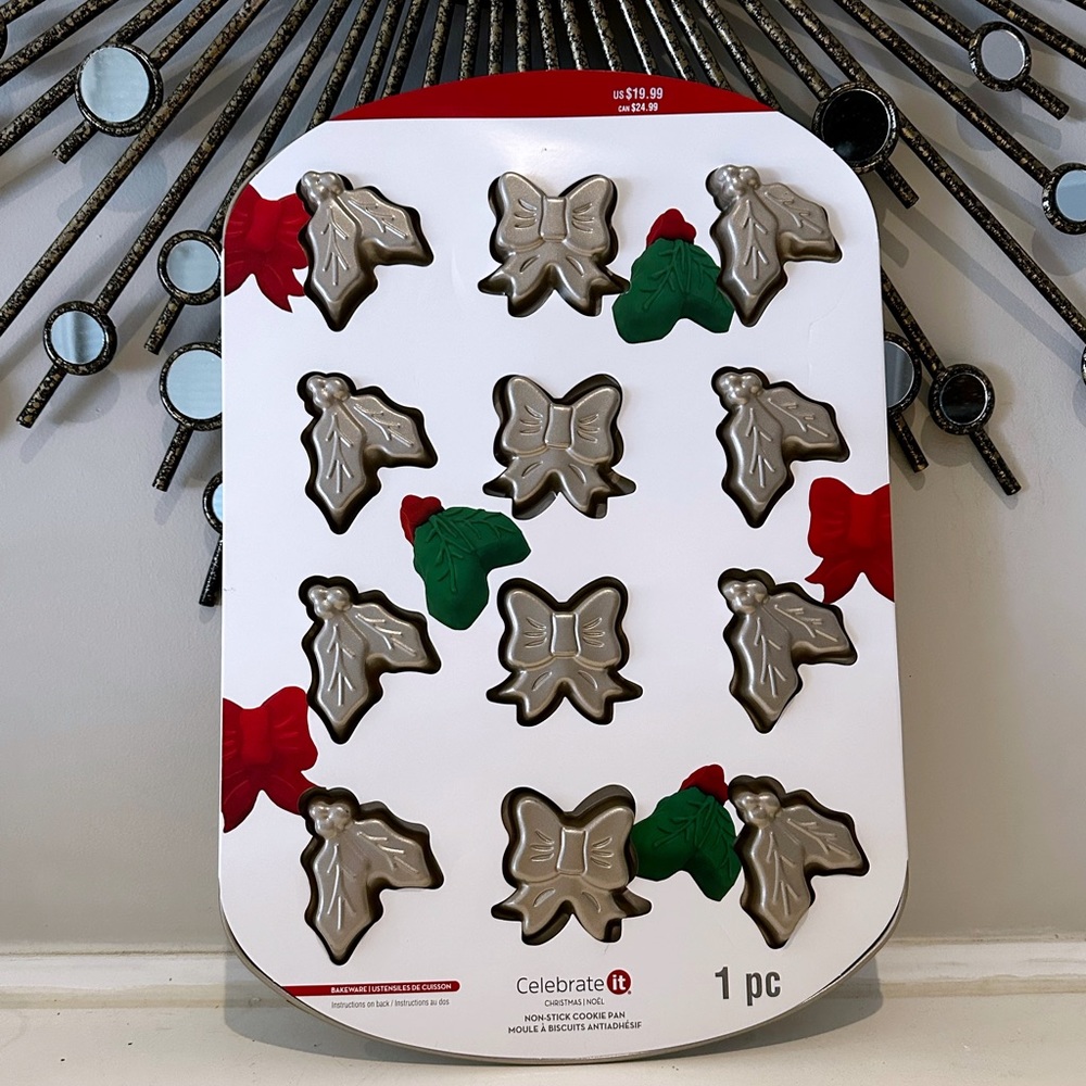 NWT Christmas non stick cookie pan